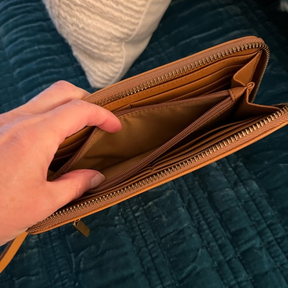 Fossil wallet/wristlet - Picture 3 of 5